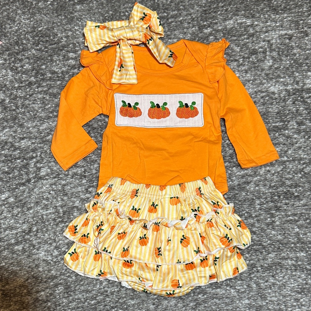 NWOT baby girls 3 pieces smocked pumpkin onesie, ruffle skort & headband 3/6mo